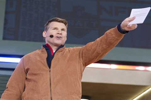 Scott Hanson answers the question everyone wants to know as ESPN acquires rights to ‘RedZone’