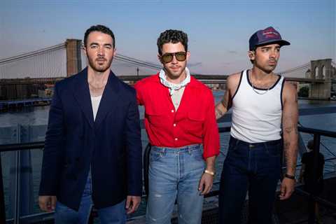 Jonas Brothers Recall Time Astronaut Buzz Aldrin Told Them to Buzz Off Over Photo Op: ‘He Refused’