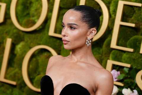 Zoë Kravitz and Mom Lisa Bonet ‘Destroyed’ Taylor Swift’s Bathroom Looking For Pet Snake During L.A...