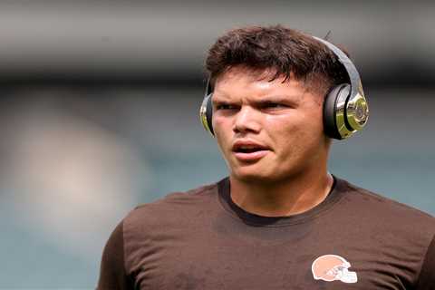 Browns turn to other rookie QB with Shedeur Sanders set to miss preseason game