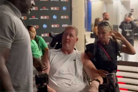 Former NBA center Shawn Bradley makes rare public appearance after bike accident that paralyzed him