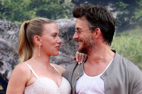 Jonathan Bailey And Scarlett Johansson’s Latest PDA Moment Has The Internet In A Chokehold, And You ..