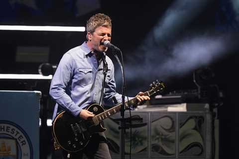 Oasis Drones Light Up Chicago Sky on Eve of Band’s Only Midwestern Gig in U.S.