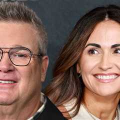 'Modern Family' Star Eric Stonestreet Gets Married To Lindsay Schweitzer