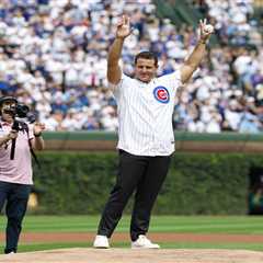 Anthony Rizzo botches chance to catch Cubs rookie’s first career homer as he celebrates retirement