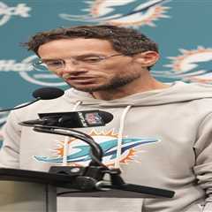 Mike McDaniel responds to plane banner calling for his firing amid Dolphins’ winless start