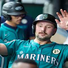 Mariners’ Cal Raleigh breaks Mickey Mantle’s single-season home run record by switch-hitter