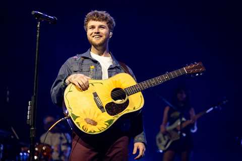 Alex Warren’s ‘Ordinary’ Is Billboard’s No. 1 Global Song of the Summer for 2025