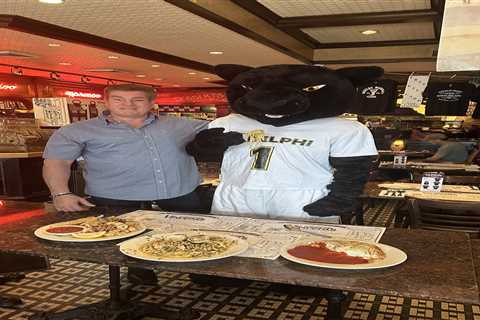 Long Island athletes clamoring for a bite at Vincent’s Clam Bar