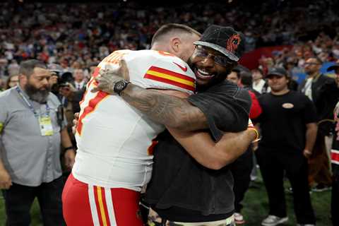 Travis Kelce hangs with free agent Odell Beckham Jr. before Chiefs’ opener in Brazil