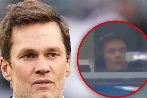 Tom Brady Rocks Headset In Raiders' Coaches Booth During 'Monday Night Football'