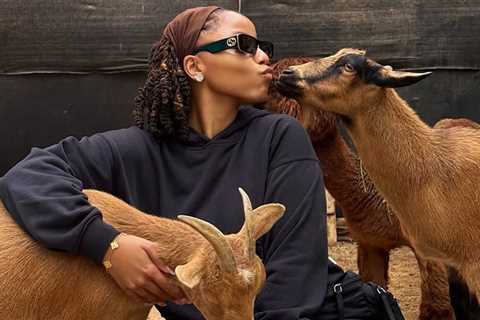 Halle & Chloe Bailey ... We're the G.O.A.T.s of Instagram!