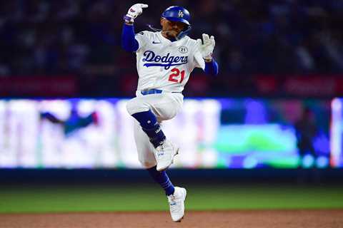 J.D. Martinez visits Mookie Betts again as Dodgers star turns season around