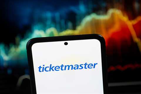 Executive Turntable: Ticketmaster Promotes Andrew Parsons, Plus Outback Hires Jackie Naparlo