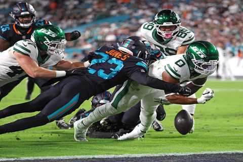 Jets outclassed by previously winless Dolphins in ugly turnover-filled loss to fall to 0-4