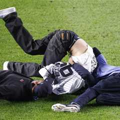 Two Yankees fans get destroyed by security after running onto field in middle of ALDS game