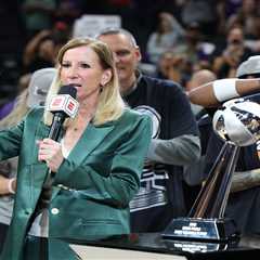 WNBA commissioner greeted with heavy boos during Aces championship trophy ceremony