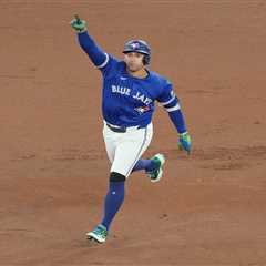 George Springer makes Blue Jays history with leadoff homer on first Mariners pitch of ALCS