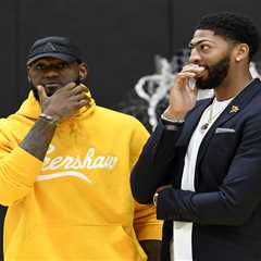 Inside Lakers’ group chat the moment Anthony Davis was traded — including LeBron James’..
