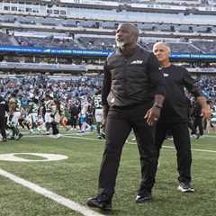 Aaron Glenn tight-lipped on looming Justin Field-Tyrod Taylor Jets decision