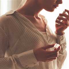 Frame Your Scent, Frame Your Style: How Fragrance Becomes a Fashion Accessory