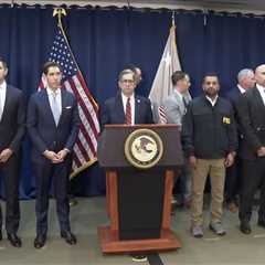Poker patsy who lost $1M in a single night says crooks used an NFL star— not an NBA player— as..