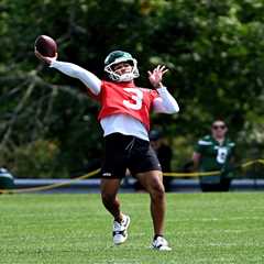 Ex-Jet Jordan Travis accuses Woody Johnson of crass injury remarks following Justin Fields fiasco