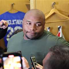 Dexter Lawrence fires back at ‘delusional’ Giants legend Carl Banks as feud explodes