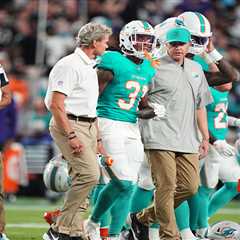 Huge Dolphins gain wiped out with controversial penalty: ‘That’s not a foul’