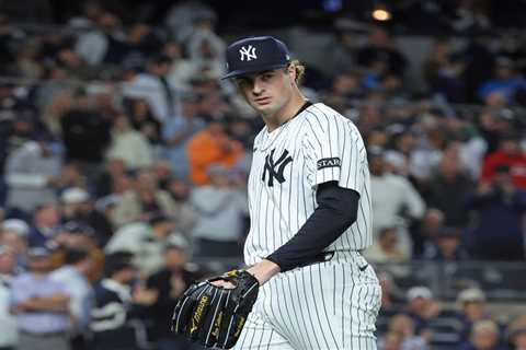 Cam Schlittler had perfect response to gambling influencer, Red Sox superfan after Yankees playoff..