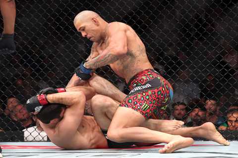 UFC 320: Alex Pereira beats Magomed Ankalaev to win light heavyweight title