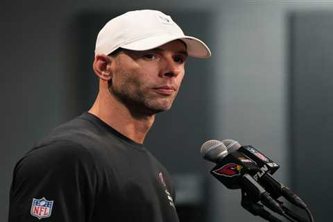 Cardinals hit coach Jonathan Gannon with huge fine for Emari Demercado sideline blowup caught on..