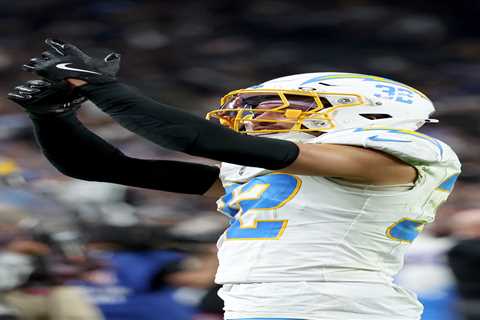 Ravens acquire Alohi Gilman in trade with Chargers in quest to fix brutal pass defense