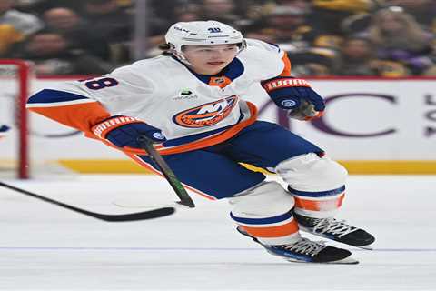Matthew Schaefer makes NHL history in Islanders debut