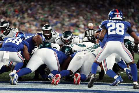 Micah Parsons saw the Eagles run the Tush Push four straight times and had enough