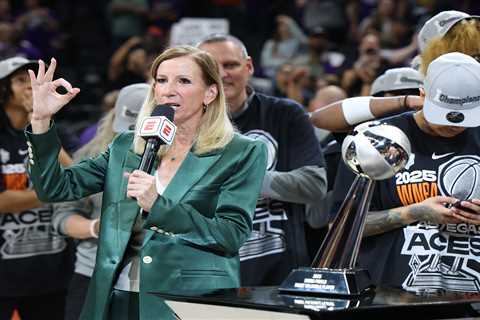 WNBA commissioner greeted with heavy boos during Aces championship trophy ceremony