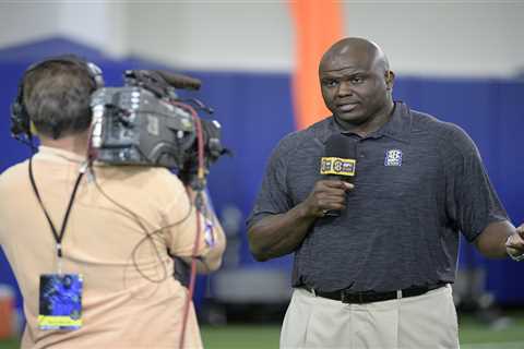 ESPN’s Booger McFarland suggests opponents step on John Mateer’s surgically repaired hand