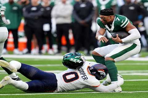 Aaron Glenn has nothing to lose by benching Justin Fields