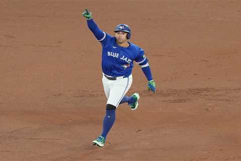 George Springer makes Blue Jays history with leadoff homer on first Mariners pitch of ALCS
