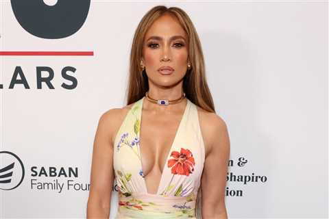 Jennifer Lopez Reveals The Mind-Blowing Question Barbra Streisand Asked Her When They Met: ‘It Was..