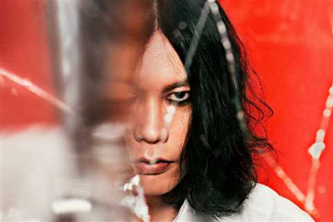 Kenshi Yonezu’s ‘IRIS OUT’ Tops Japan Hot 100 for Fourth Week