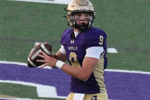 Sayville star signal caller Patrick Coan thriving while being mentored by cousin, an ex-Notre Dame..