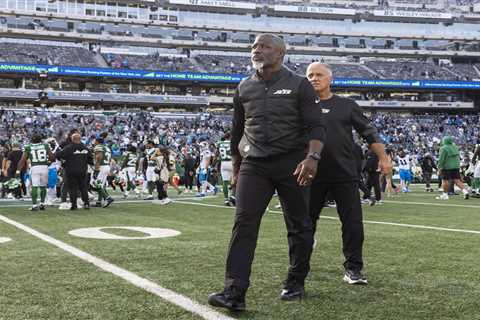 Aaron Glenn tight-lipped on looming Justin Field-Tyrod Taylor Jets decision