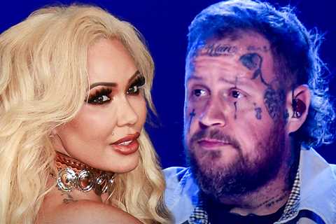 Bunnie XO Claps Back at Hater's Comment on Jelly Roll Cheating Revelation