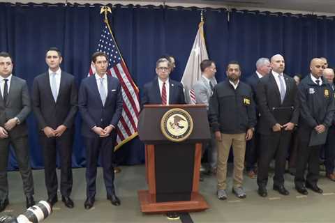 Poker patsy who lost $1M in a single night says crooks used an NFL star— not an NBA player— as..