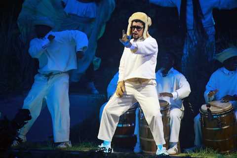 Jay-Z Not Sweating Bad Bunny Super Bowl Halftime Show Hate: ‘Don’t Let Them Fool You’