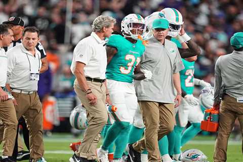 Huge Dolphins gain wiped out with controversial penalty: ‘That’s not a foul’