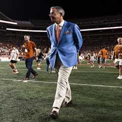 Texas AD furious about report alleging Steve Sarkisian NFL flirtation