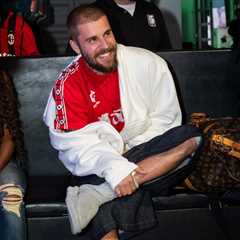 Justin Bieber Gives Sneak Peek at Coachella Set With Live Performance of ‘Daisies’ on Twitch