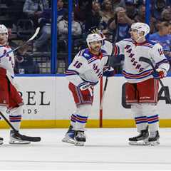 Rangers offense roars to life again with seven goals in rout of Lightning